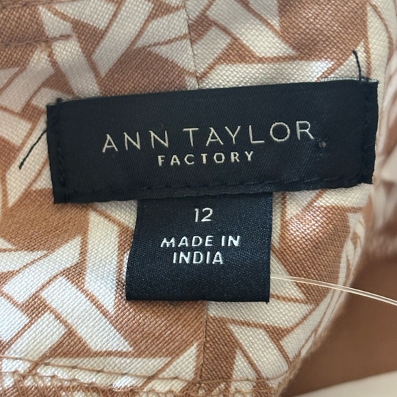 Ann Taylor Tan Patterned Women's Shorts - Picture 3 of 10